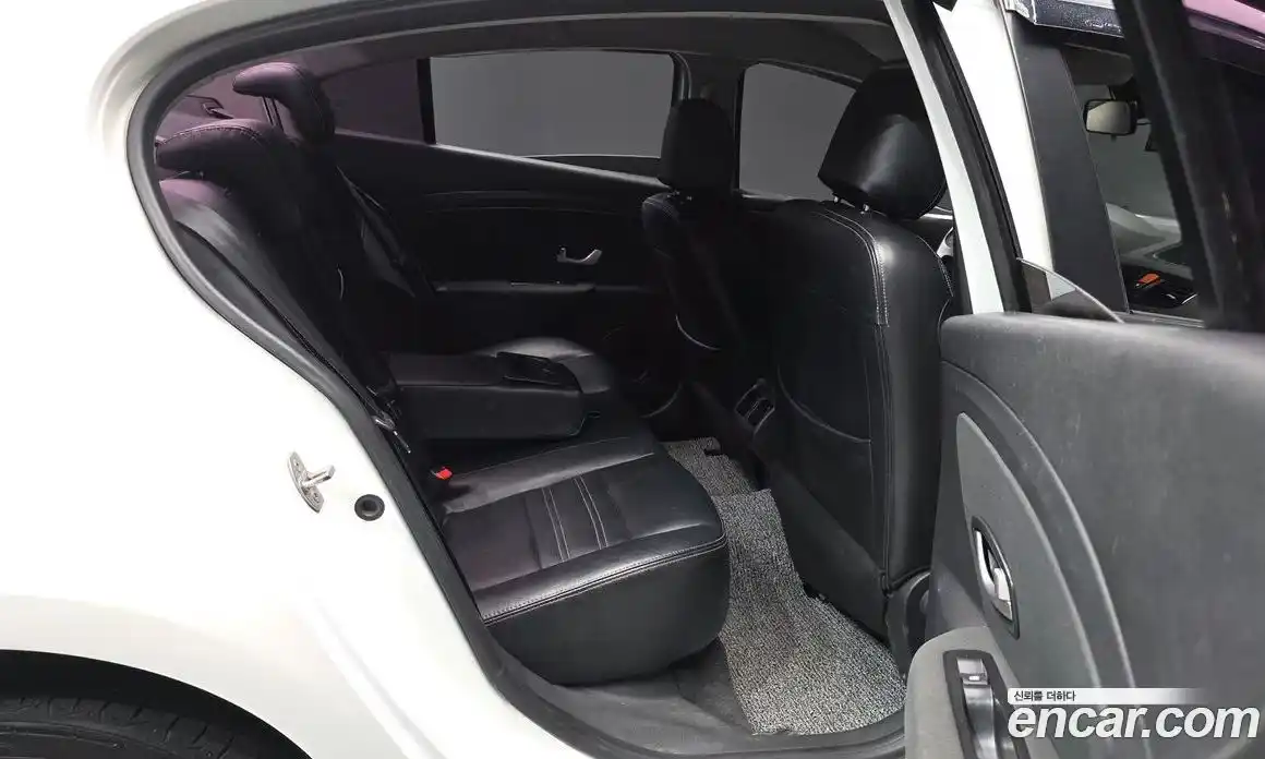 Renault SM3 2015 1.6 гидро в Москве № 885765, фото 12