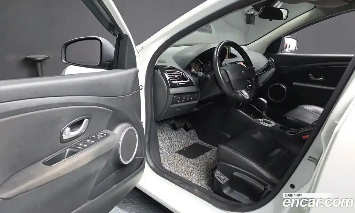 Renault SM3 2015 1.6 гидро в Москве № 885765, фото 10