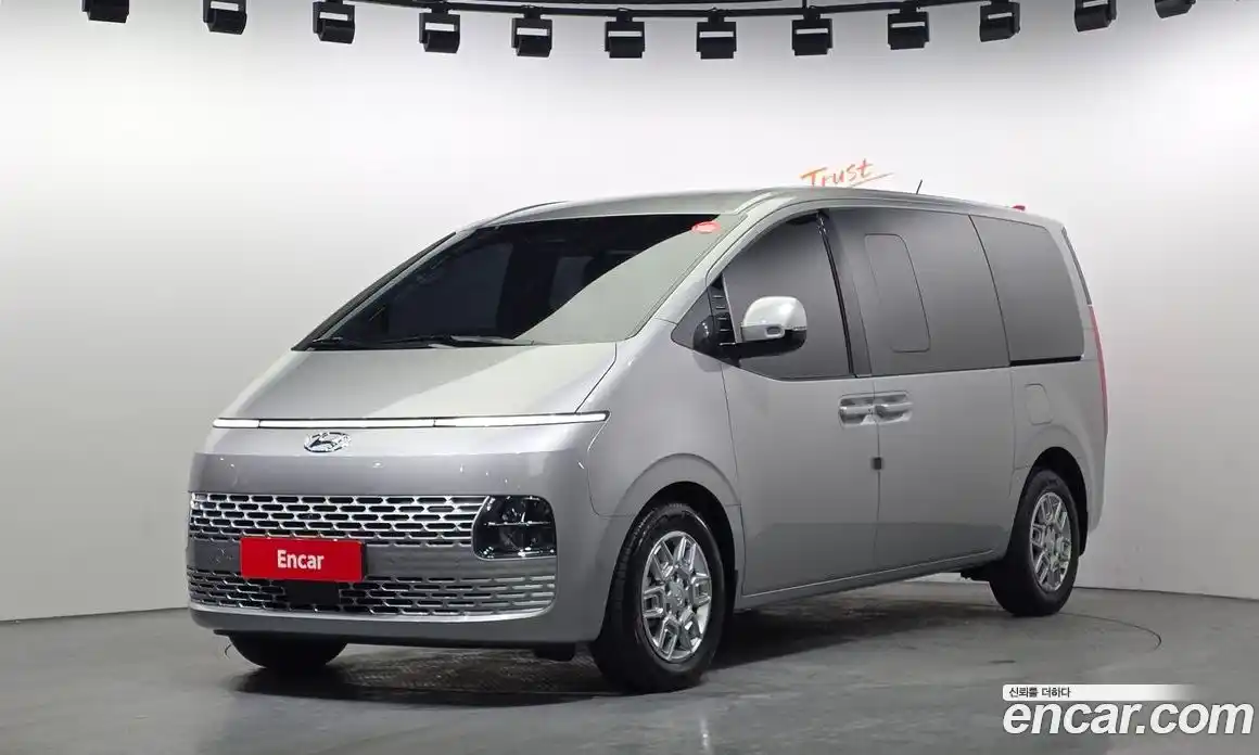 Hyundai Staria 2023 3.5 Автомат в Москве № 886356, фото 1