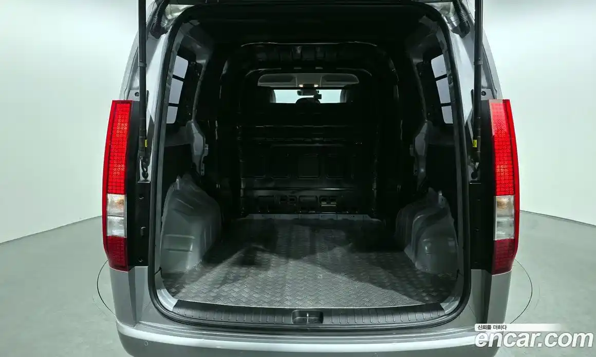 Hyundai Staria 2023 3.5 Автомат в Москве № 886356, фото 20