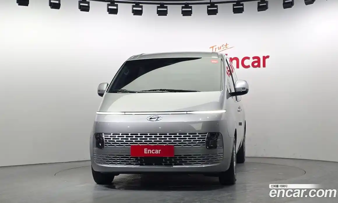 Hyundai Staria 2023 3.5 Автомат в Москве № 886356, фото 3