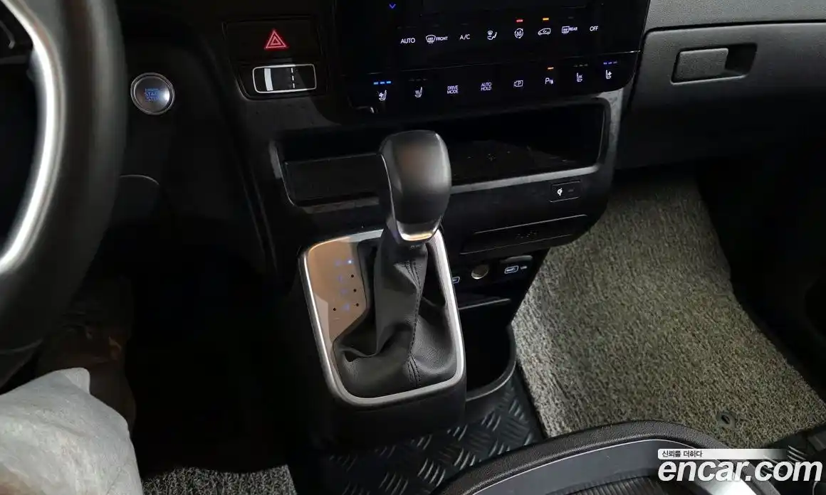 Hyundai Staria 2023 3.5 Автомат в Москве № 886356, фото 9