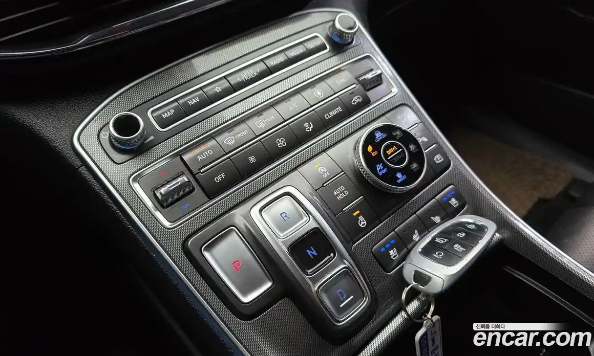 Hyundai Santa Fe 2022 2.2 Автомат в Москве № 886889, фото 9