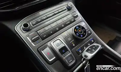 Hyundai Santa Fe 2022 2.2 Автомат в Москве № 886889, миниатюра 9