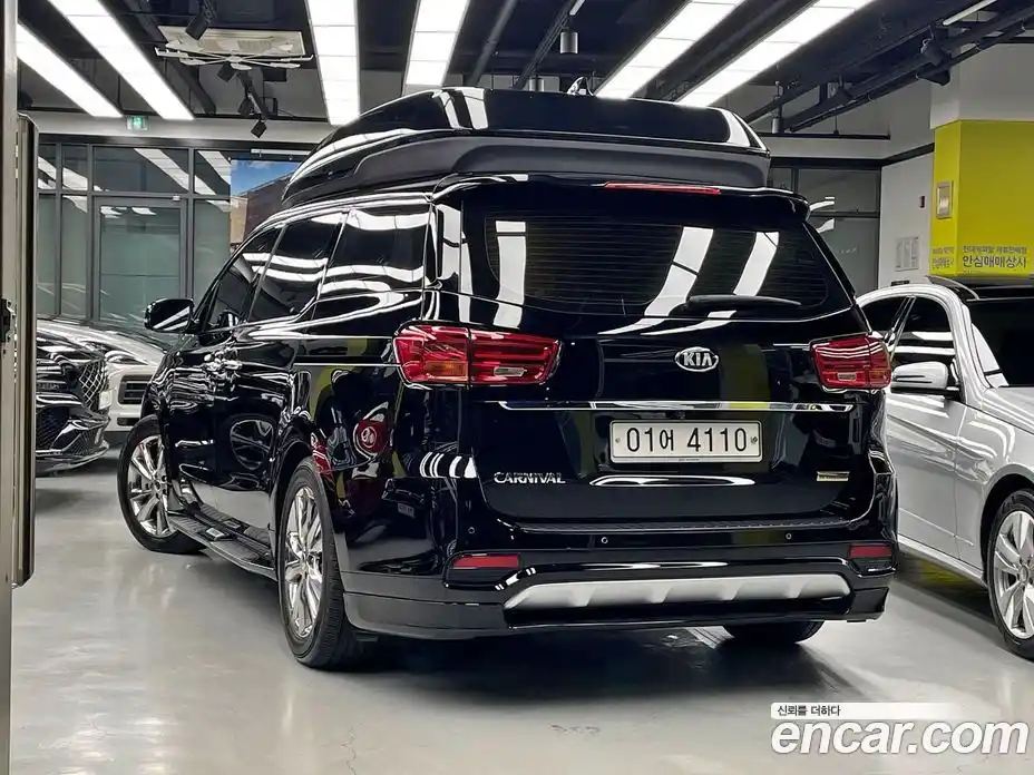 Kia Canival 2019 2.2 Автомат в Москве № 887315, фото 20