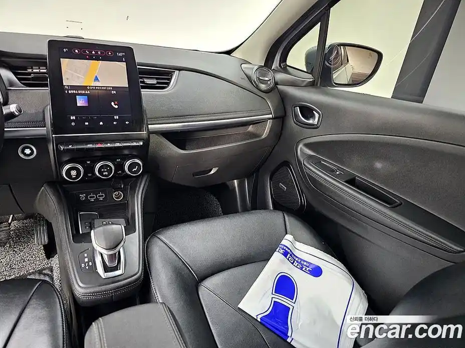 Renault Zoe 2021 Автомат в Москве № 887687, фото 20