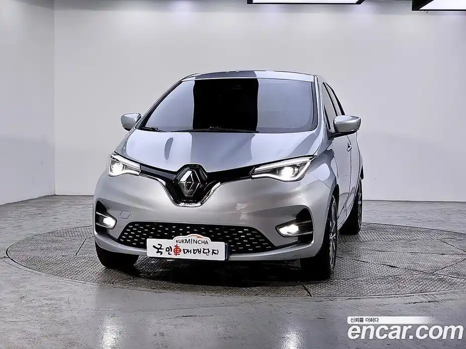 Renault Zoe 2021 Автомат в Москве № 887687, фото 3