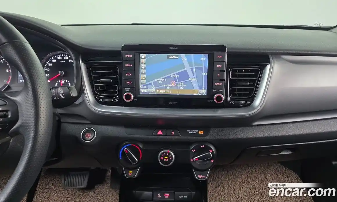 Kia Stonic 2018 1.6 Автомат в Москве № 888062, фото 14