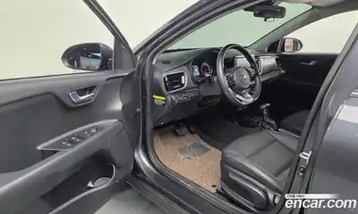 Kia Stonic 2018 1.6 Автомат в Москве № 888062, миниатюра 10