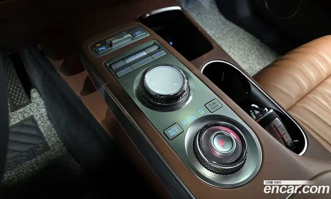 Genesis GV70 2023 2.5 Автомат в Москве № 888782, фото 9