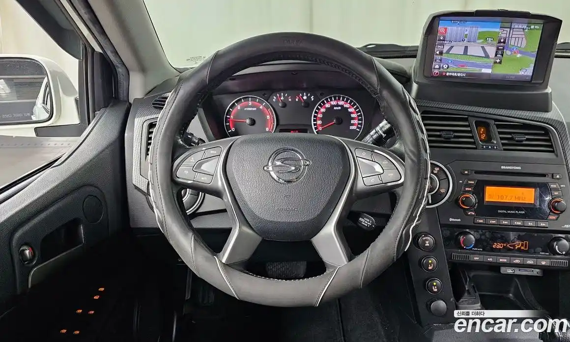 SsangYong Korando 2015 2.0 Автомат в Москве № 890121, фото 12
