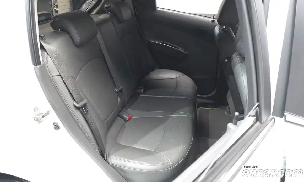 Chevrolet Spark 2015 1.0 Автомат в Москве № 890807, фото 12