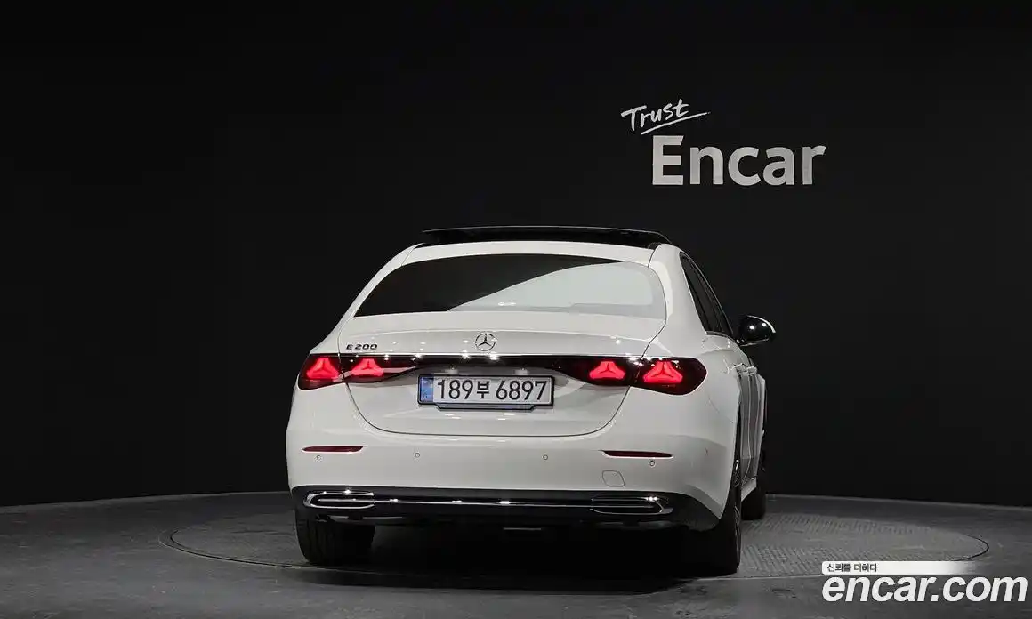 Mercedes-Benz E-Class 2025 2.0 Автомат в Москве № 892513, фото 4