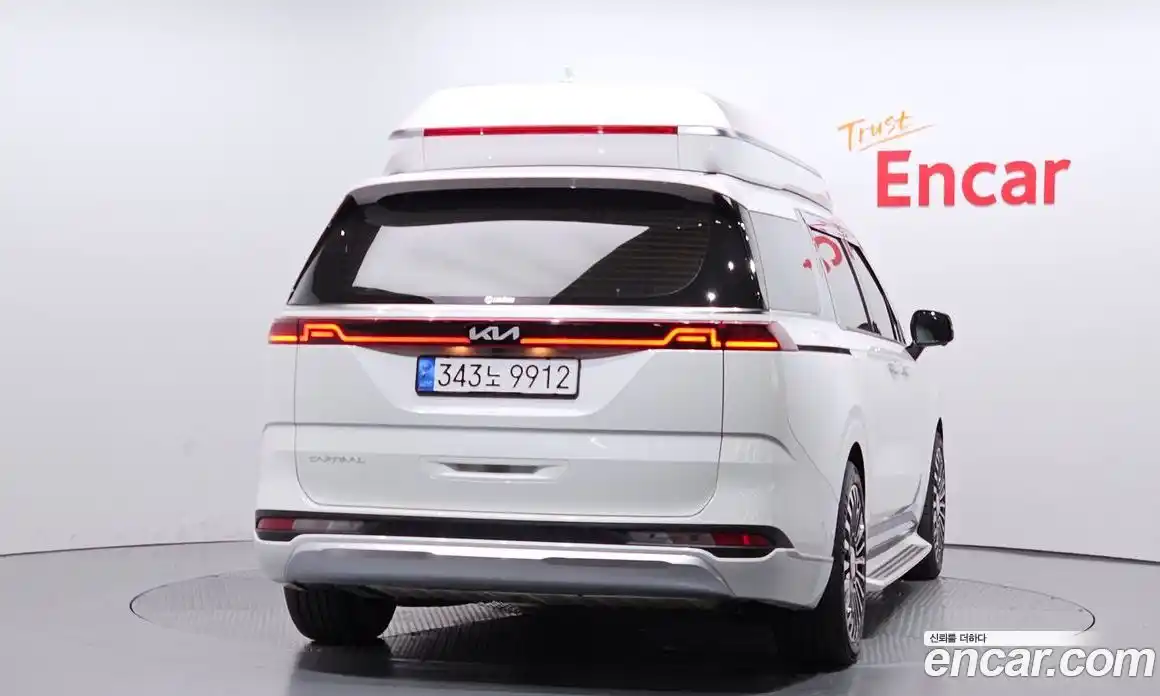 Kia Canival 2023 2.2 гидро в Москве № 120005, фото 4