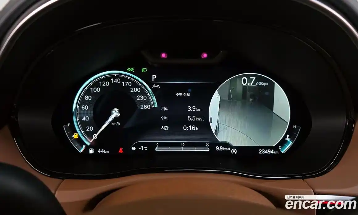 Genesis GV70 2023 2.5 гидро в Москве № 82554, фото 8