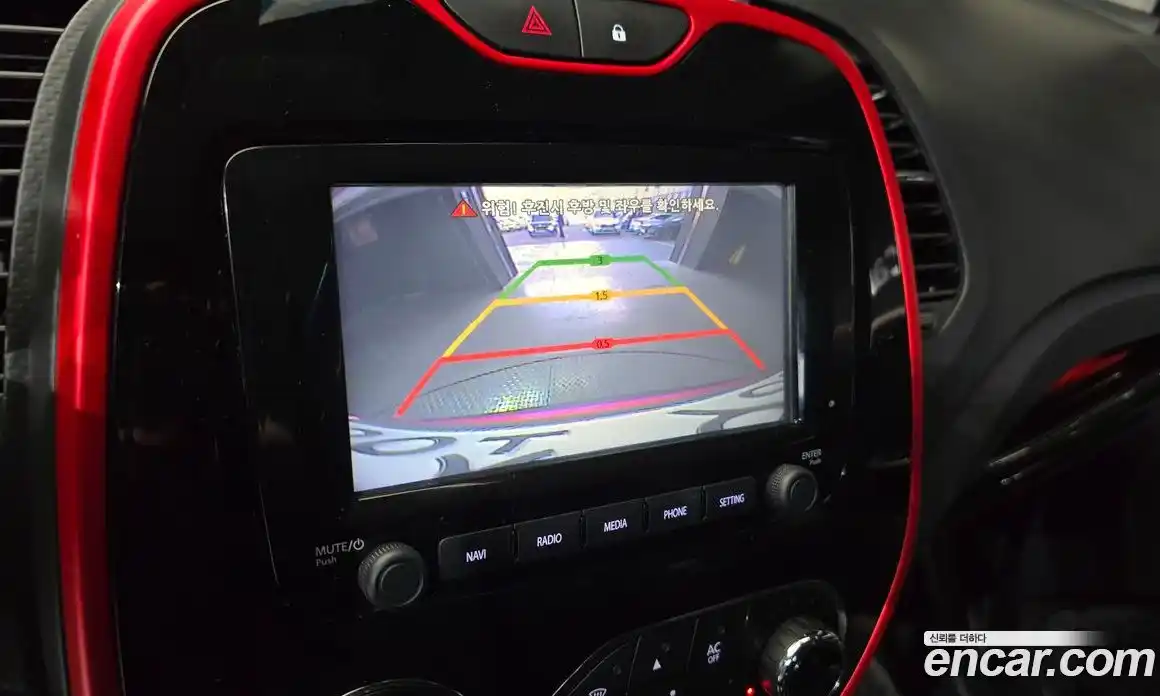 Renault QM3 2015 1.5 Автомат в Москве № 853715, фото 16