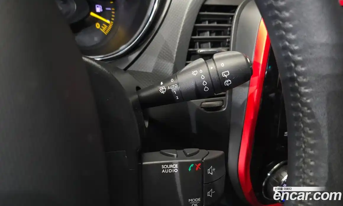 Renault QM3 2015 1.5 Автомат в Москве № 853715, фото 17