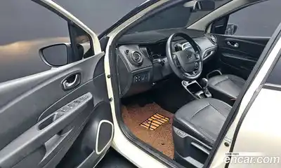 Renault QM3 2017 1.5 Автомат в Москве № 853940, миниатюра 11