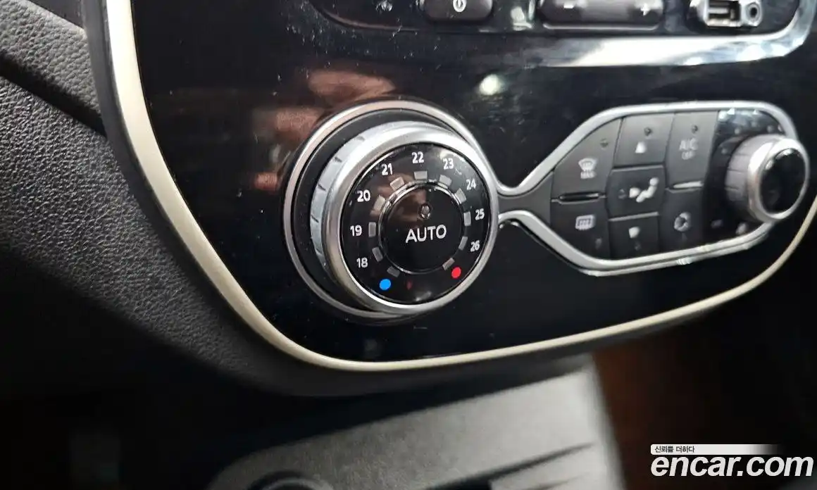 Renault QM3 2017 1.5 Автомат в Москве № 853940, фото 19