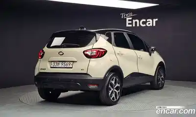 Renault QM3 2017 1.5 Автомат в Москве № 853940, миниатюра 2