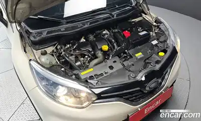 Renault QM3 2017 1.5 Автомат в Москве № 853940, миниатюра 6