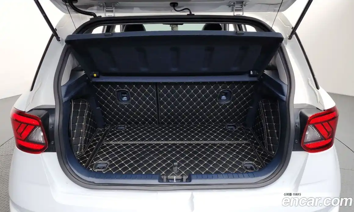 Hyundai Venue 2021 1.6 Автомат в Москве № 854360, фото 19