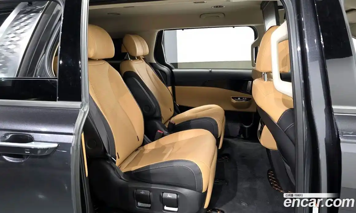 Kia Canival 2023 3.5 Автомат в Москве № 855569, фото 12