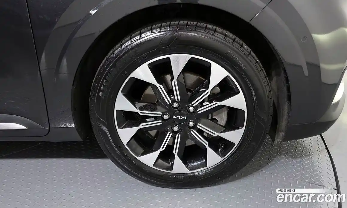 Kia Canival 2023 3.5 Автомат в Москве № 855569, фото 5