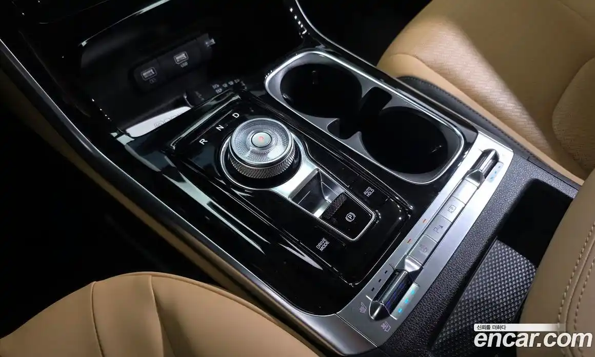 Kia Canival 2023 3.5 Автомат в Москве № 855569, фото 9