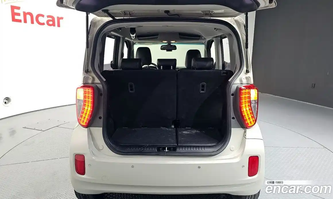 Kia Ray 2016 1.0 Автомат в Москве № 855614, фото 20