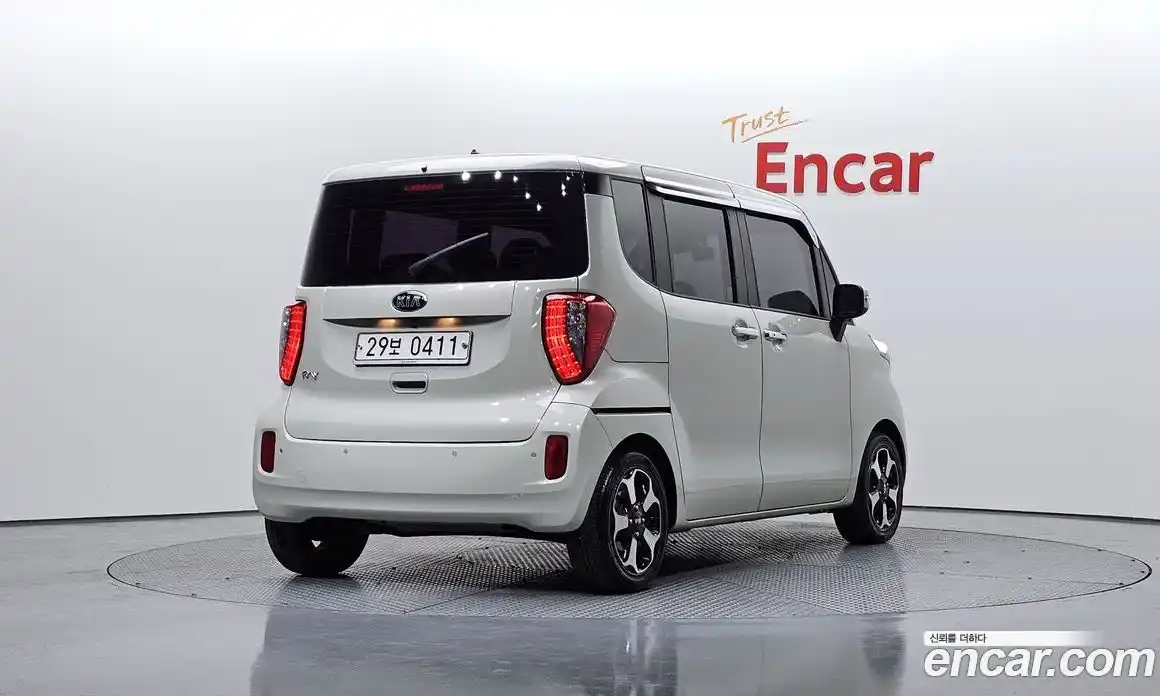 Kia Ray 2016 1.0 Автомат в Москве № 855614, фото 2