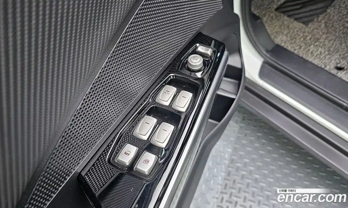 SsangYong TIBOLI 2018 1.6 Автомат в Москве № 856591, фото 17