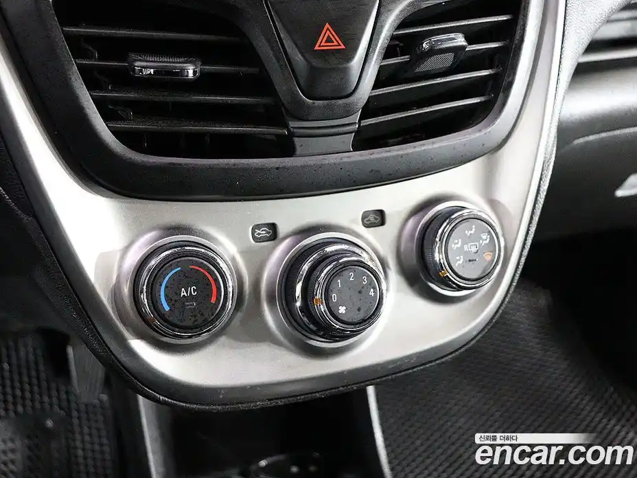 Chevrolet Spark 2016 1.0 Автомат в Москве № 857972, фото 16