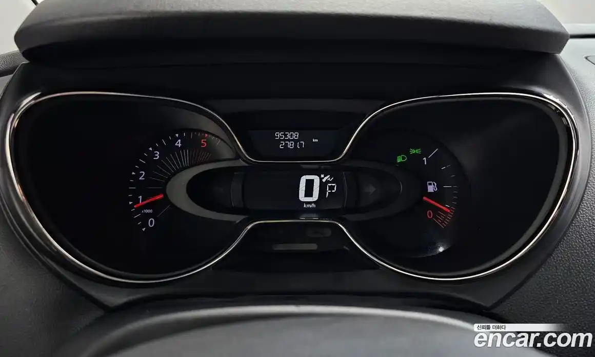 Renault QM3 2016 1.5 Автомат в Москве № 858239, фото 8