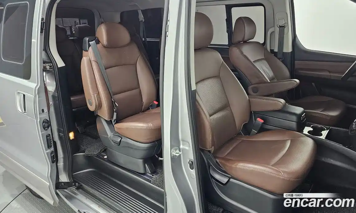 Hyundai Starex 2019 2.5 Автомат в Москве № 886136, фото 11