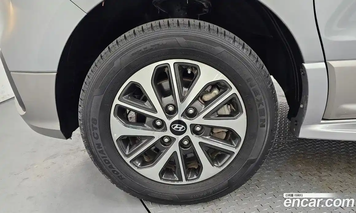 Hyundai Starex 2019 2.5 Автомат в Москве № 886136, фото 5