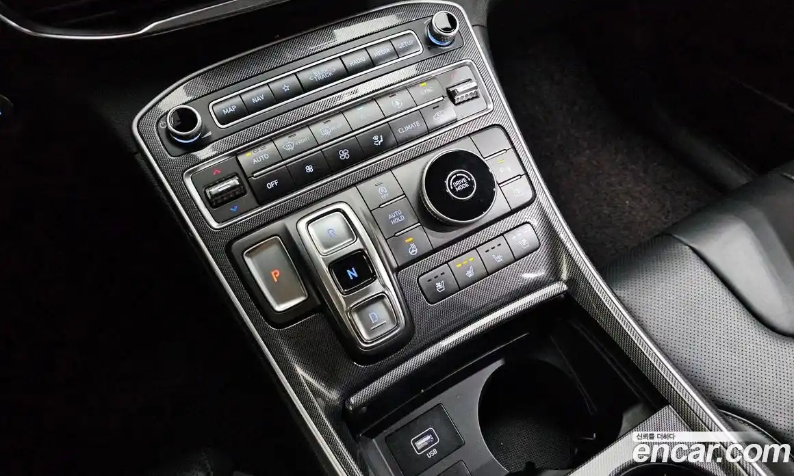 Hyundai Santa Fe 2020 2.2 Автомат в Москве № 886850, фото 9