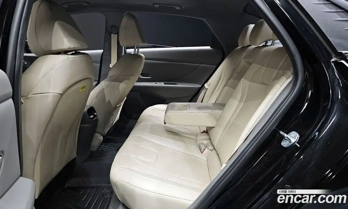 Hyundai Avante 2023 1.6 Автомат в Москве № 886900, фото 12