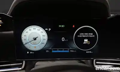 Hyundai Avante 2023 1.6 Автомат в Москве № 886900, миниатюра 8