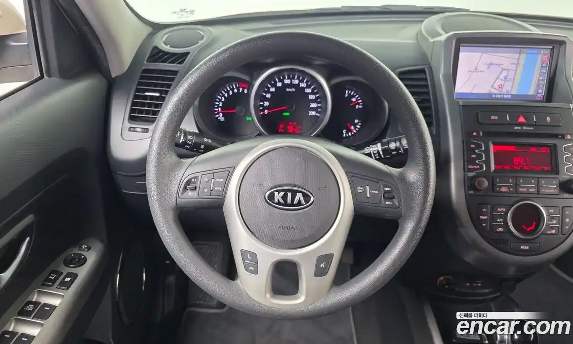 Kia Soul 2012 1.6 Автомат в Москве № 887231, фото 13