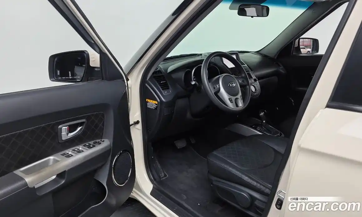 Kia Soul 2012 1.6 Автомат в Москве № 887231, фото 10