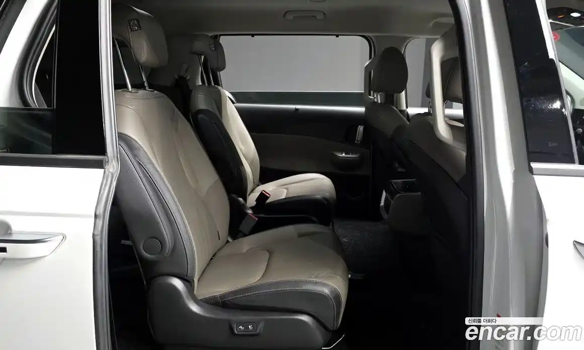 Kia Canival 2024 1.6 Автомат в Москве № 887837, фото 12