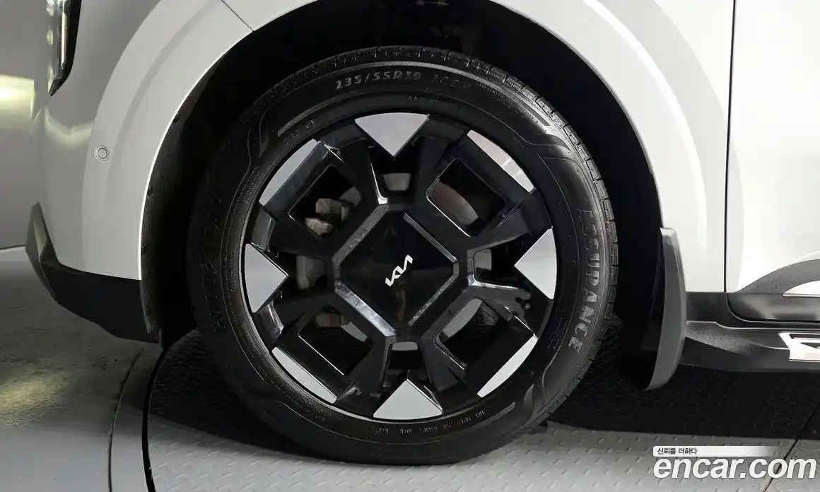 Kia Canival 2024 1.6 Автомат в Москве № 887837, фото 5