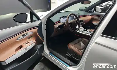 Genesis GV70 2024 2.5 Автомат в Москве № 888620, миниатюра 9