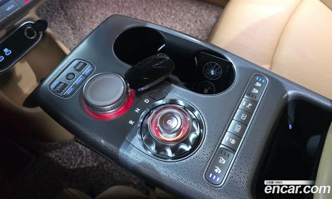 Genesis GV60 2023 0.1 Автомат в Москве № 888758, фото 9