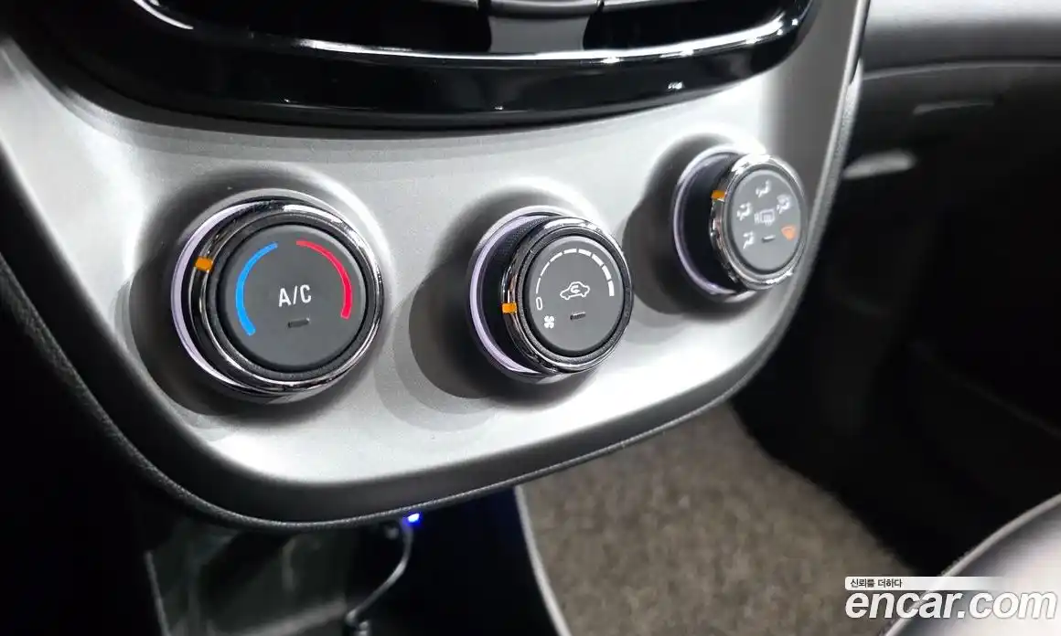 Chevrolet Spark 2018 1.0 Автомат в Москве № 890441, фото 15