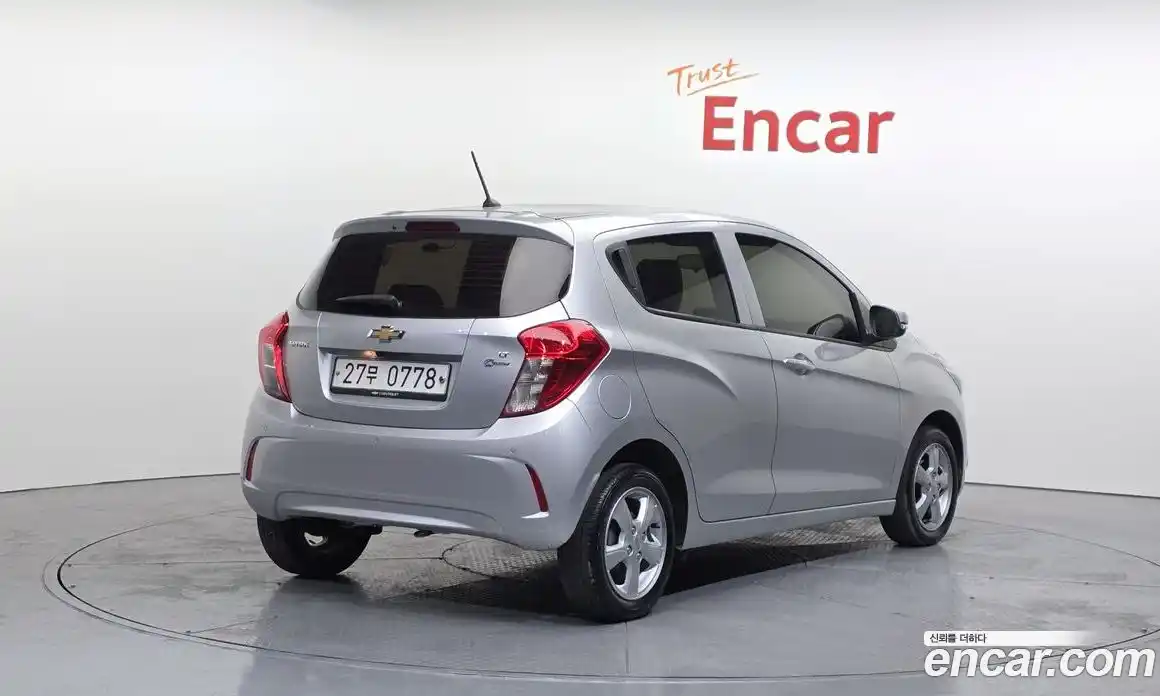 Chevrolet Spark 2015 1.0 Автомат в Москве № 890770, фото 2