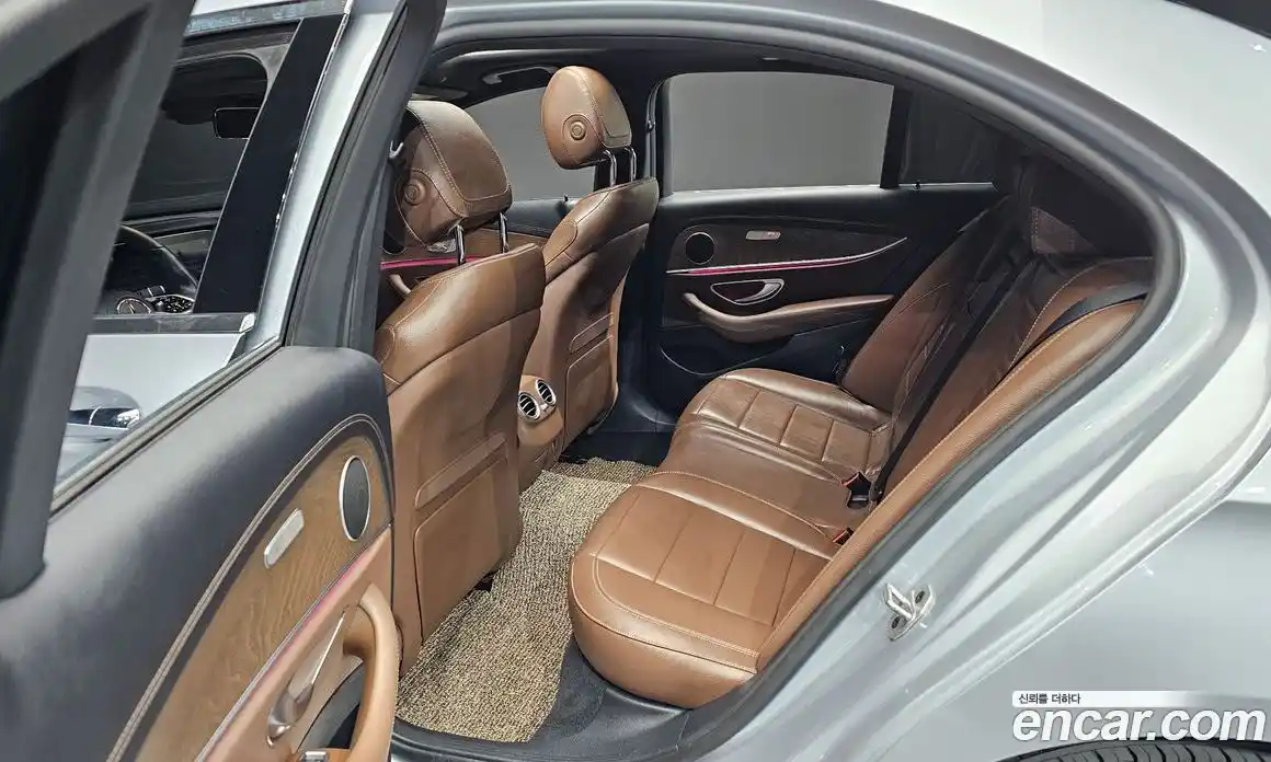 Mercedes-Benz E-Class 2022 2.0 Автомат в Москве № 893181, фото 11