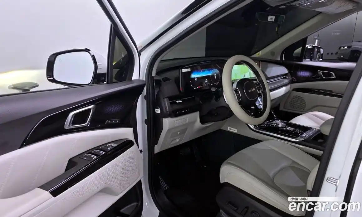 Kia Canival 2023 3.5 гидро в Москве № 52471, фото 10