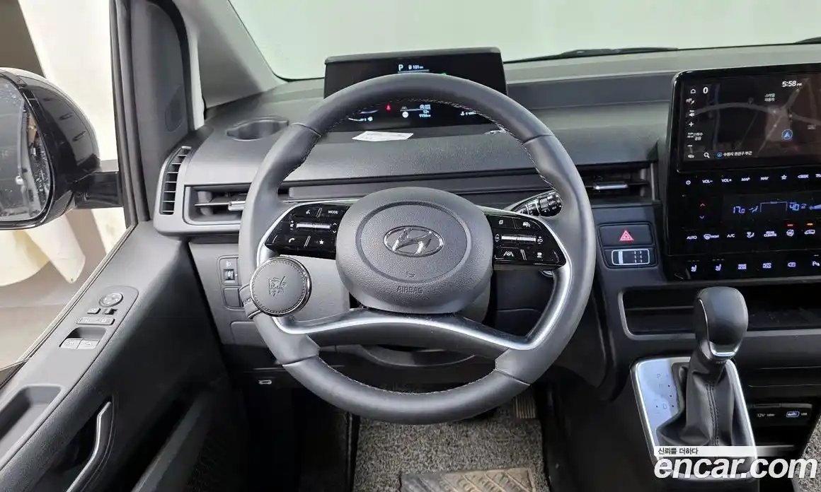 Hyundai Staria 2023 2.2 Автомат в Москве № 853947, фото 13